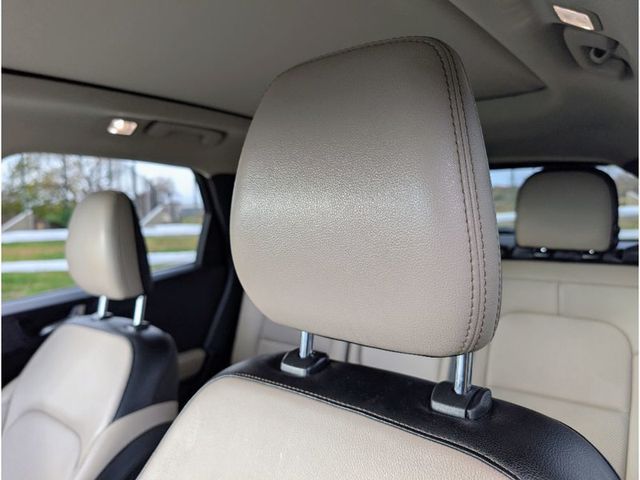 2020 Ford Escape Titanium AWD - 22945259 - 14