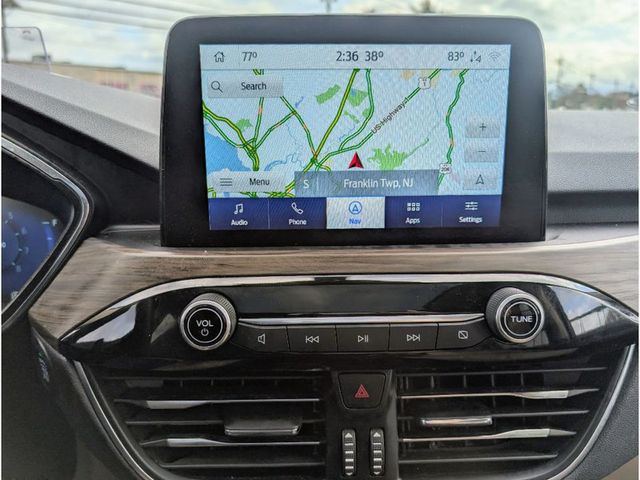 2020 Ford Escape Titanium AWD - 22945259 - 21