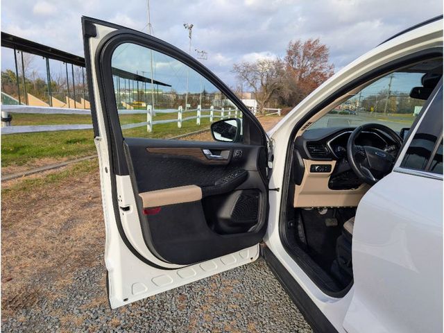 2020 Ford Escape Titanium AWD - 22945259 - 8