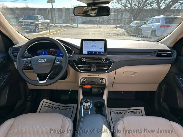 2020 Ford Escape Titanium AWD - 22764960 - 37