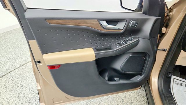 2020 Ford Escape Titanium AWD - 23036241 - 9