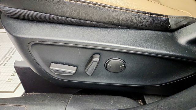 2020 Ford Escape Titanium AWD - 23036241 - 10