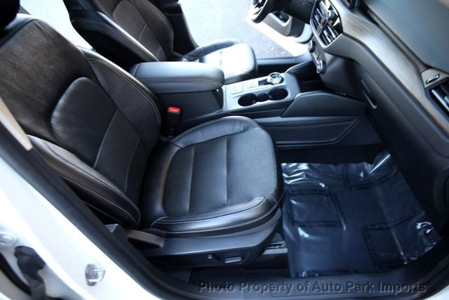 2020 Ford Escape Titanium - Photo 28