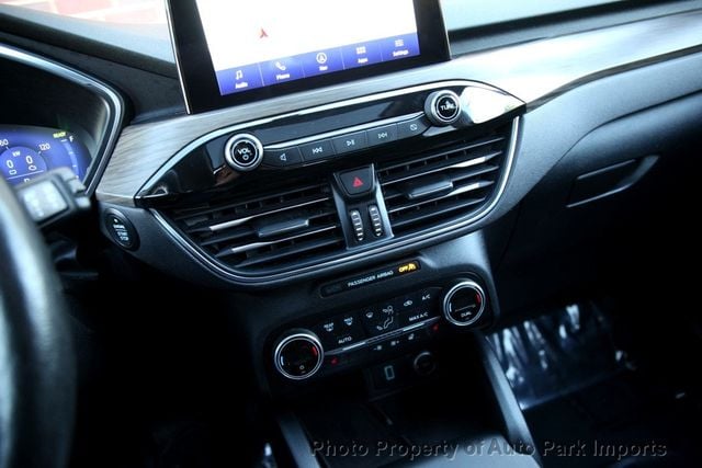 2020 Ford Escape Titanium - Photo 33