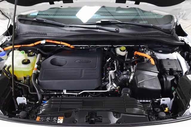 2020 Ford Escape Titanium Hybrid AWD - 22893695 - 27