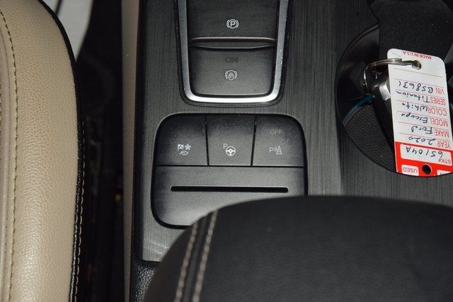 2020 Ford Escape Titanium Hybrid AWD - 22893695 - 34