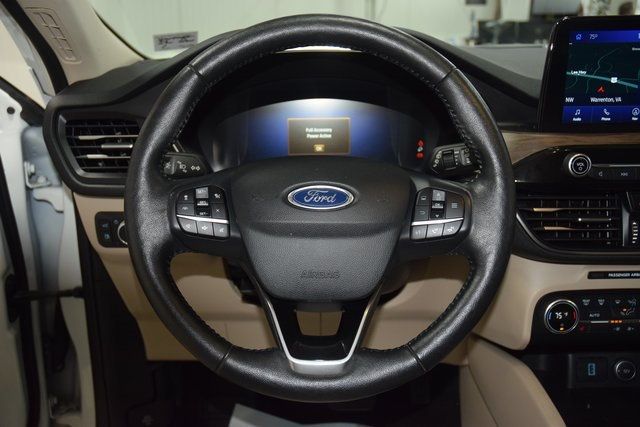 2020 Ford Escape Titanium Hybrid AWD - 22893695 - 37