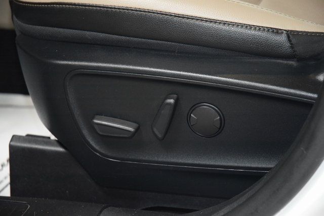 2020 Ford Escape Titanium Hybrid AWD - 22893695 - 41