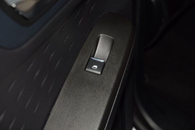 2020 Ford Escape Titanium Hybrid AWD - 22893695 - 44