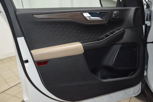 2020 Ford Escape Titanium Hybrid AWD - 22893695 - 45