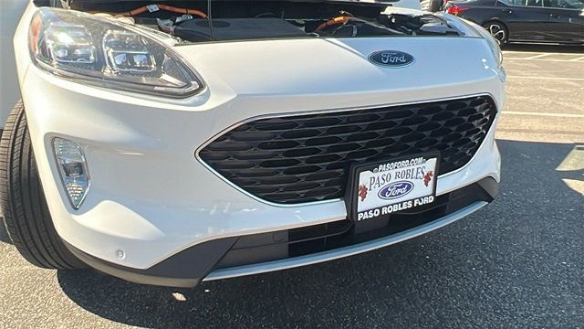 2020 Ford Escape Titanium Hybrid AWD - 22921105 - 10
