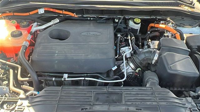 2020 Ford Escape Titanium Hybrid AWD - 22921105 - 11