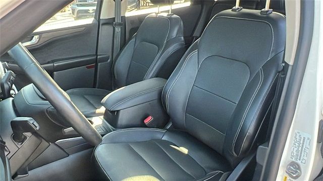 2020 Ford Escape Titanium Hybrid AWD - 22921105 - 18