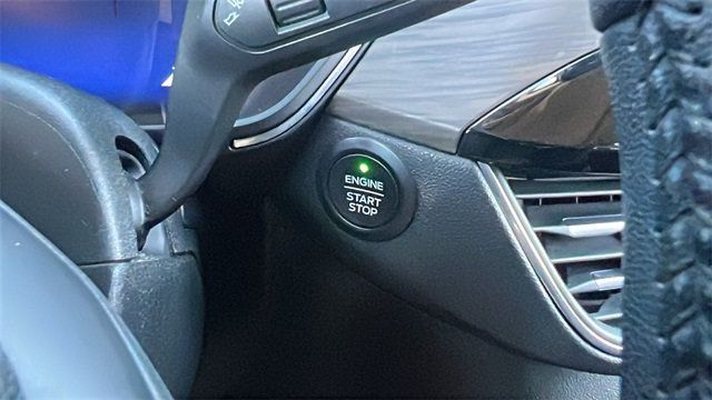 2020 Ford Escape Titanium Hybrid AWD - 22921105 - 28