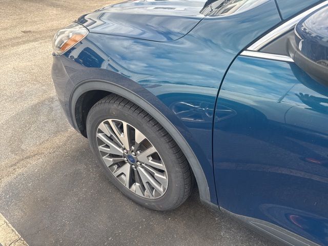 2020 Ford Escape Titanium Hybrid AWD - 22995960 - 7