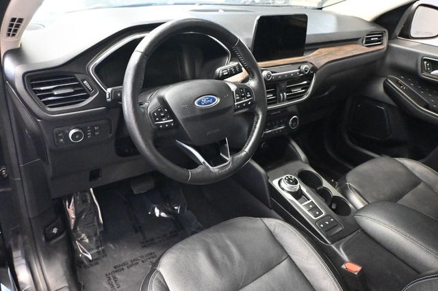 2020 Ford Escape Titanium Hybrid FWD - 23071622 - 9