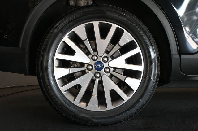2020 Ford Escape Titanium Hybrid FWD - 23071622 - 8