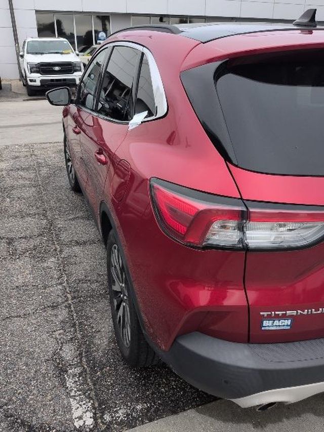 2020 Ford Escape Titanium Hybrid FWD - 22940588 - 3