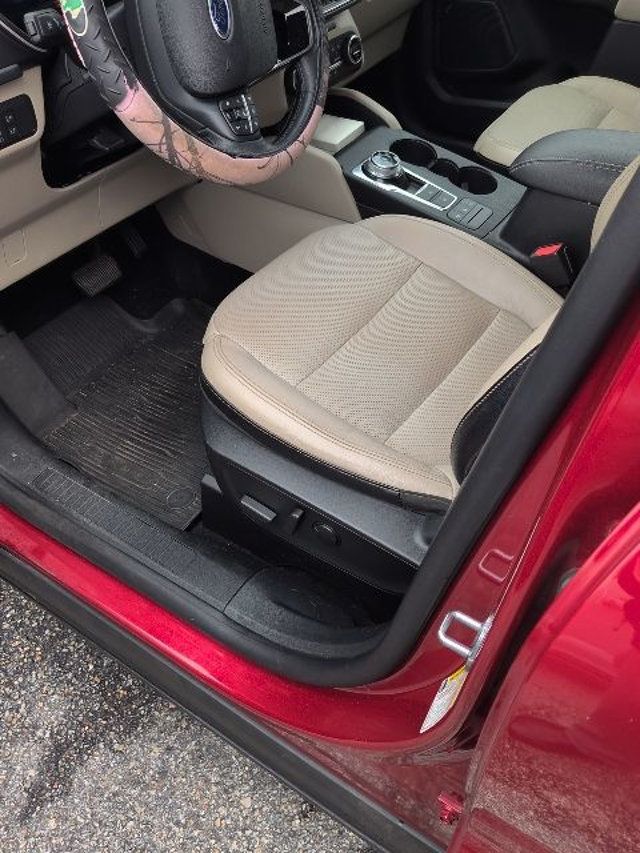 2020 Ford Escape Titanium Hybrid FWD - 22940588 - 4