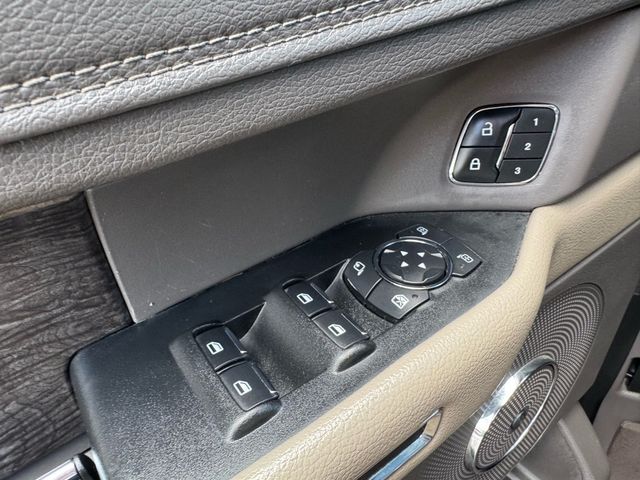 2020 Ford Expedition Limited - 23060391 - 16