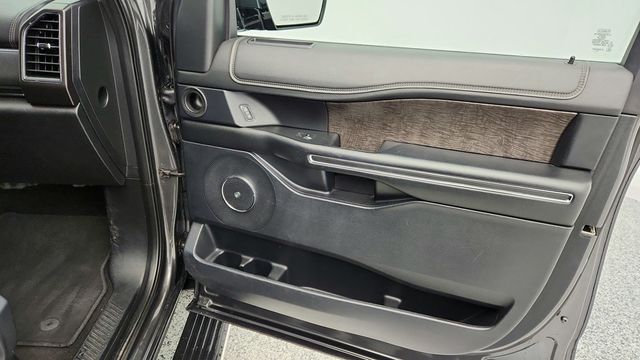 2020 Ford Expedition Limited 4x4 w/ Panoramic Vista Roof & Voice Activated Touch Nav. - 22956676 - 28