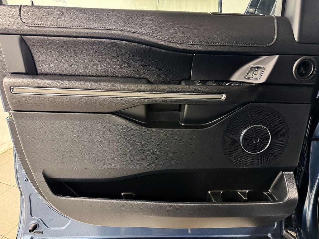 2020 Ford Expedition XLT 4WD - 22936761 - 15