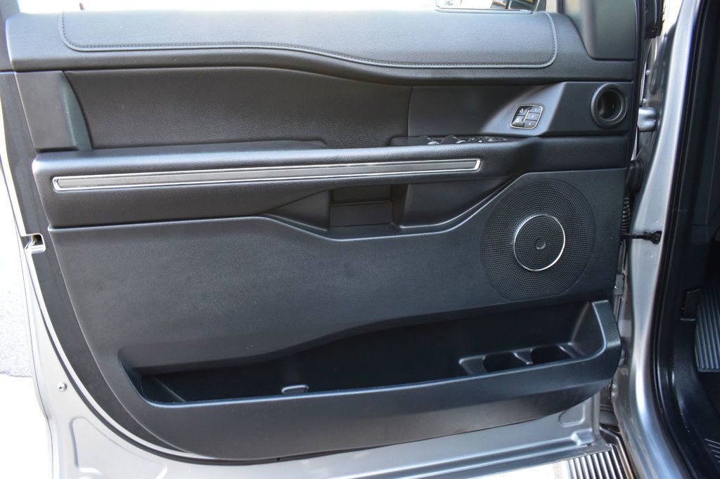 2020 Ford Expedition XLT 4x4 - 22943411 - 44