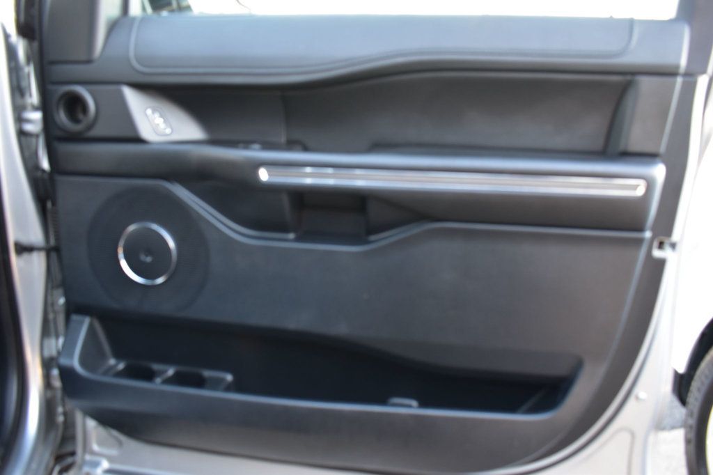 2020 Ford Expedition XLT 4x4 - 22943411 - 45