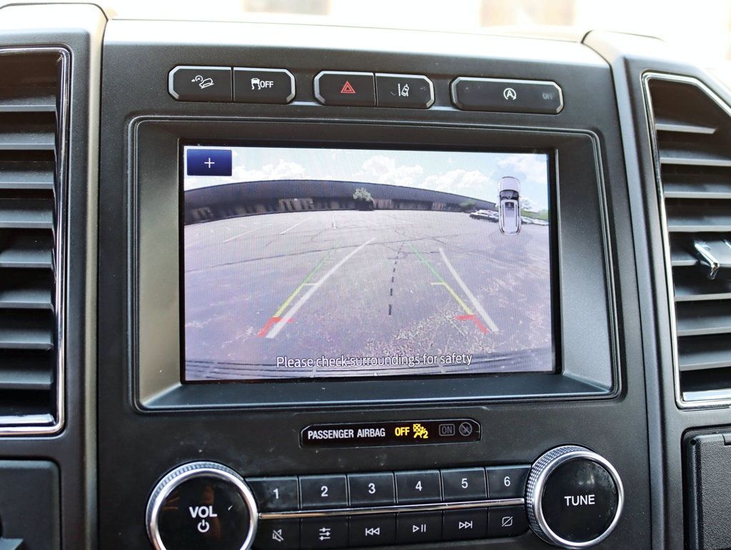 2020 Ford Expedition Max Limited 4x4 8-Passenger - 23070449 - 16
