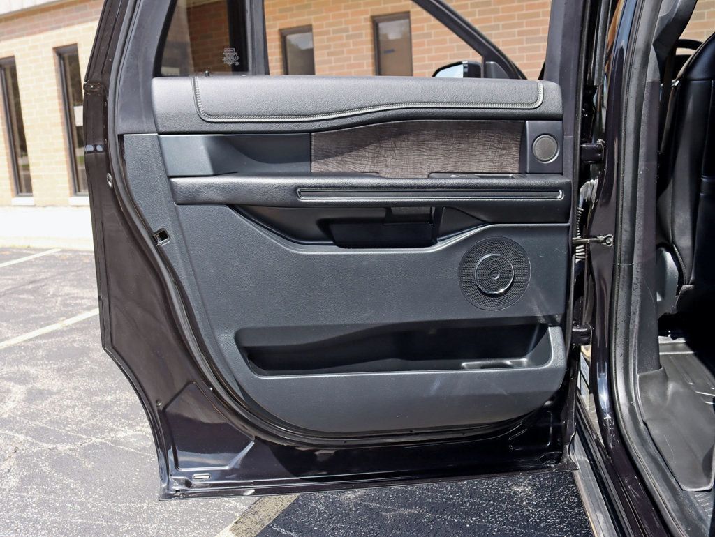 2020 Ford Expedition Max Limited 4x4 8-Passenger - 23070449 - 31