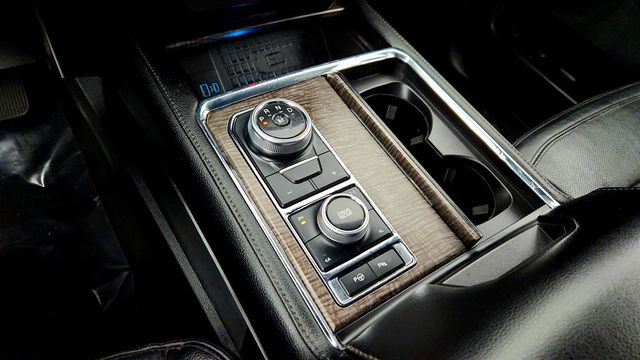2020 Ford Expedition Max Limited 4x4 with Special Edition Package & Equipment 301A - 22969643 - 15