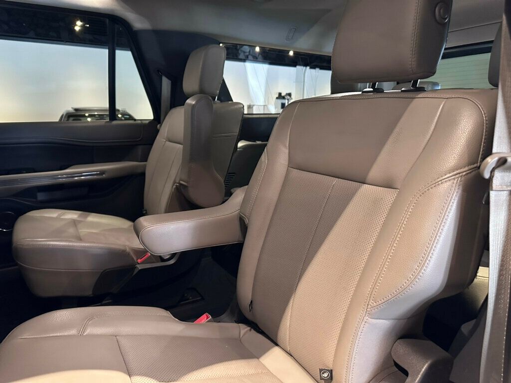 2020 Ford Expedition Max LocalTrade/XLT/4x4/CaptainsChairs/Htd&CldSeats/RemoteStart/NAV - 22725958 - 22