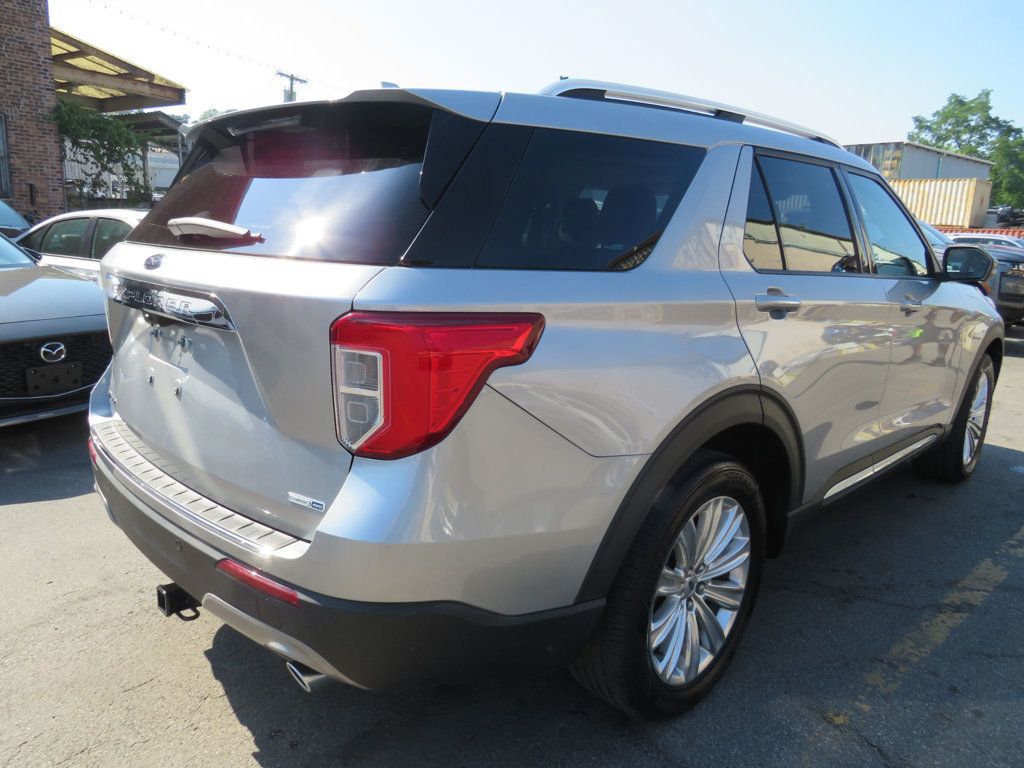 Ford Explorer photo 7