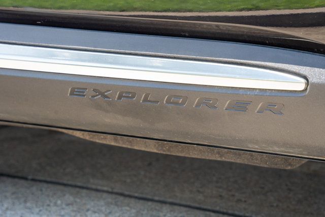 2020 Ford Explorer Local Trade/Platinum Pkg/Heated&Cooled Massaging Seats/Pano Roof - 23034244 - 16