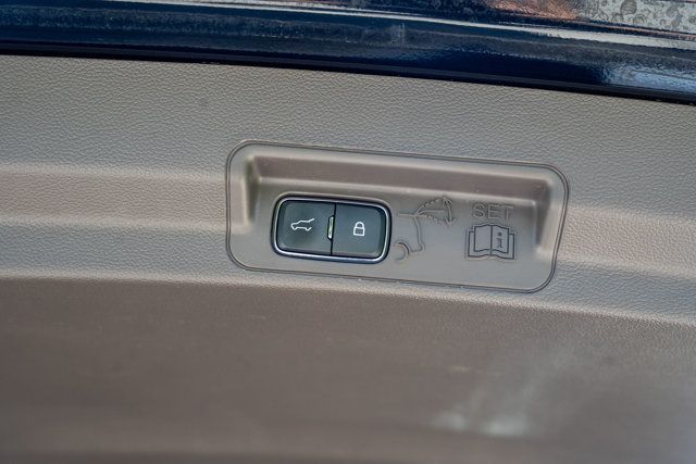2020 Ford Explorer Local Trade/Platinum Pkg/Heated&Cooled Massaging Seats/Pano Roof - 23034244 - 54