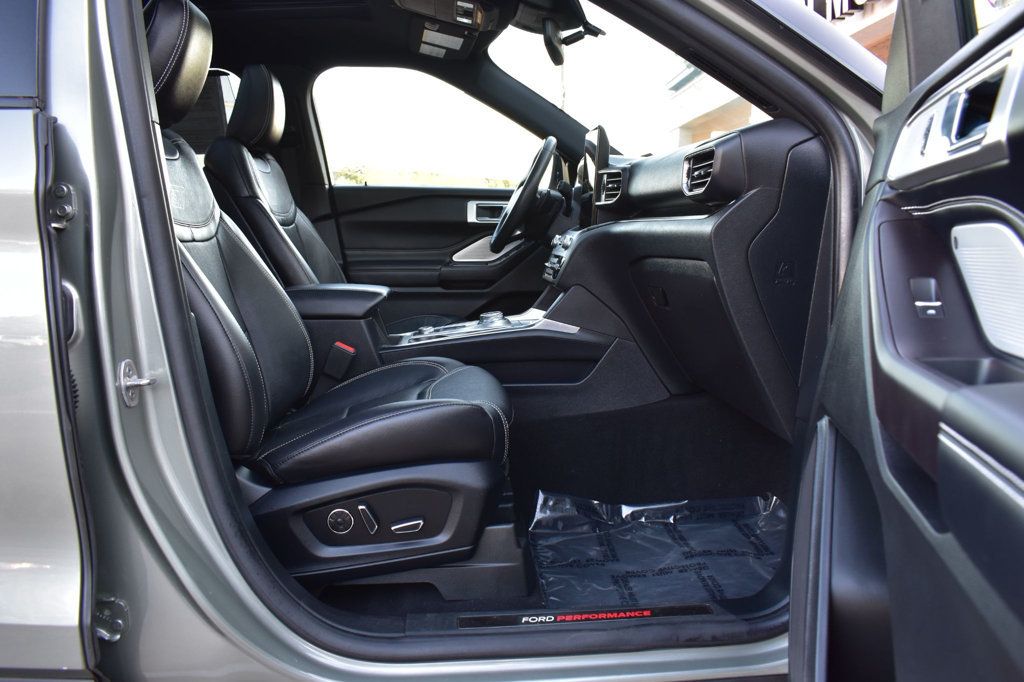 2020 Ford Explorer ST photo 17