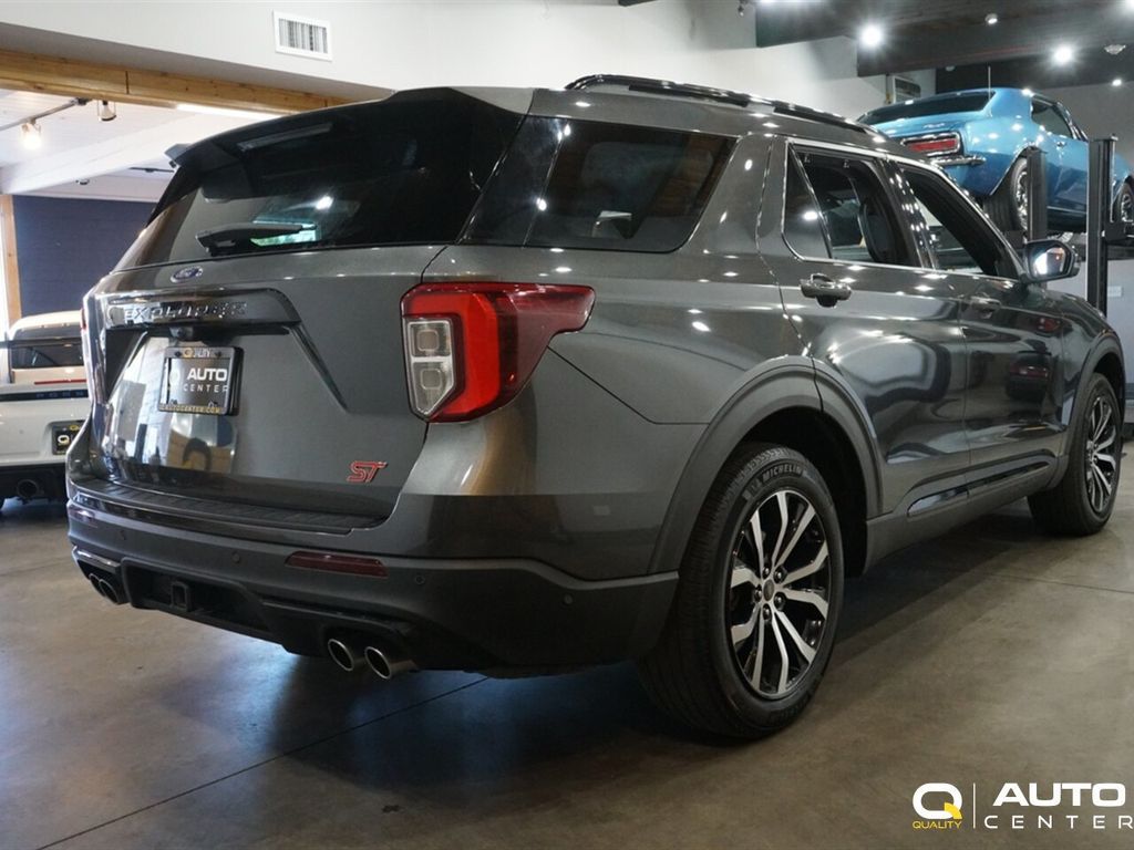 2020 Ford Explorer ST photo 3