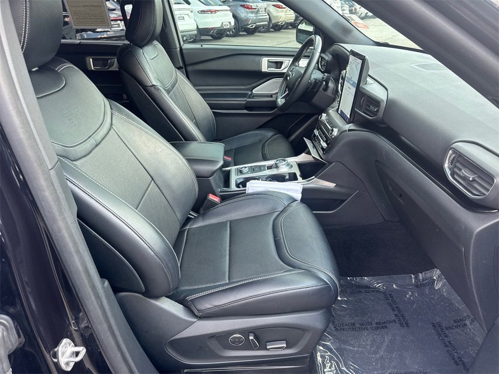 2020 Ford Explorer ST photo 13