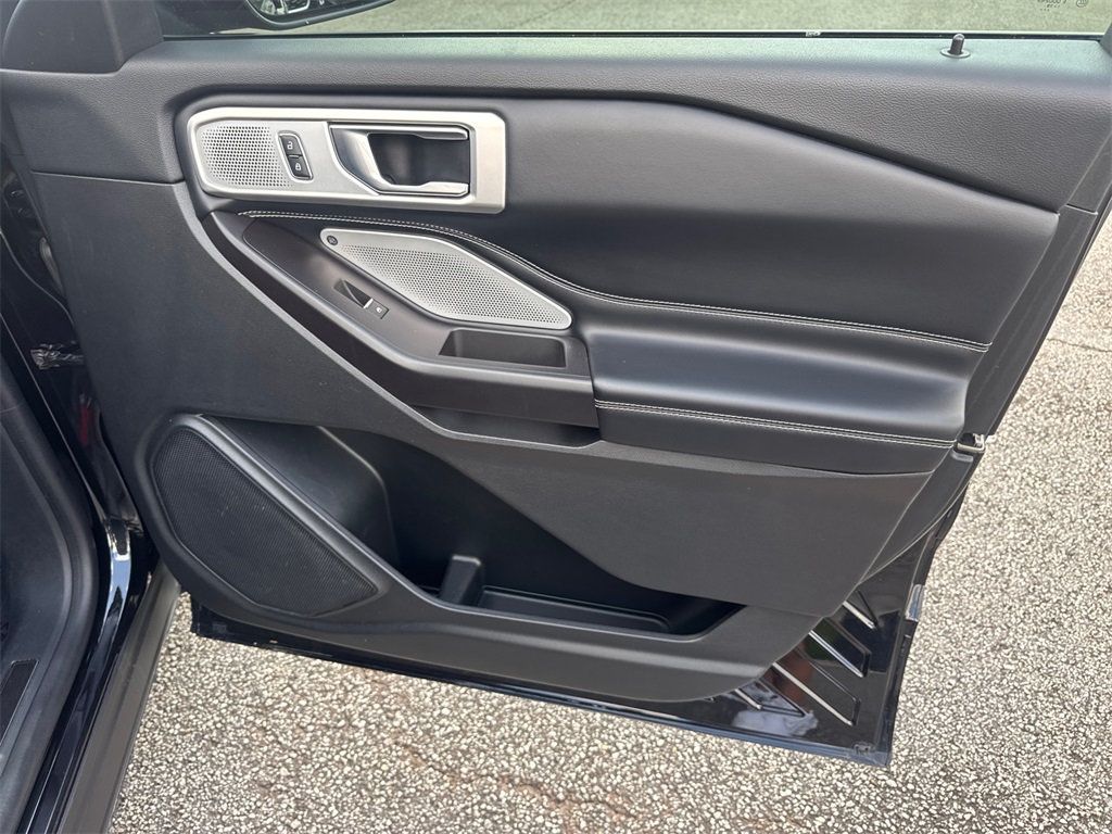 2020 Ford Explorer ST photo 14