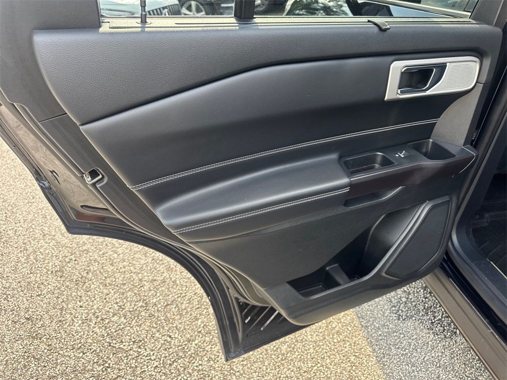 2020 Ford Explorer ST photo 21