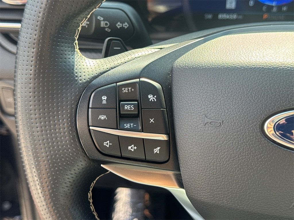 2020 Ford Explorer ST photo 25