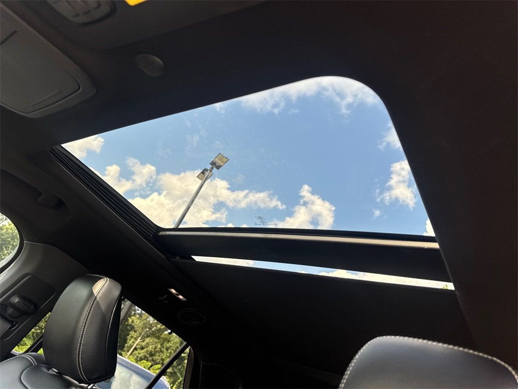 2020 Ford Explorer ST photo 32