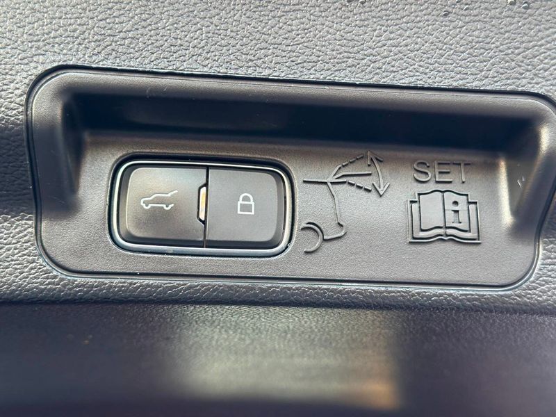 2020 Ford Explorer ST 4WD - 22916514 - 10