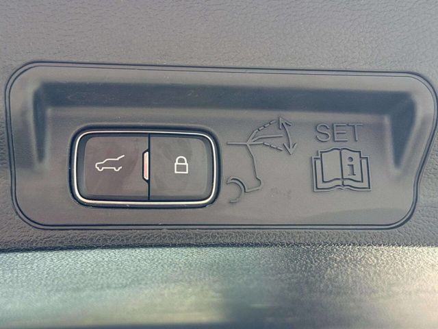 2020 Ford Explorer ST 4WD - 23030935 - 8