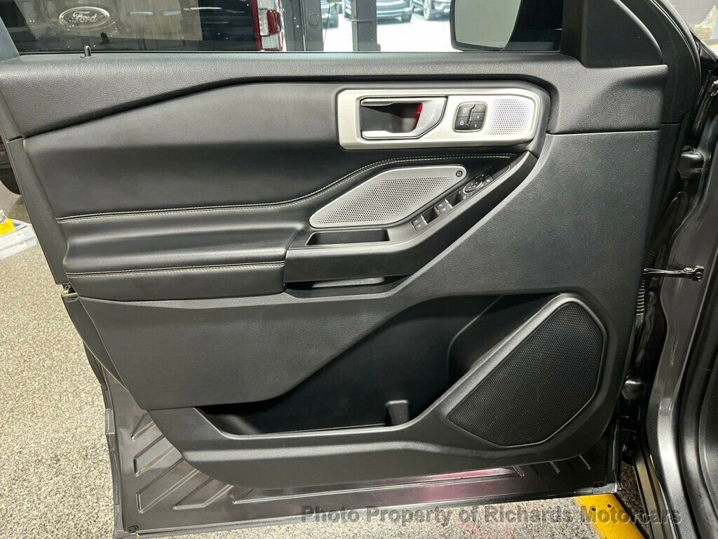 2020 Ford Explorer ST photo 10