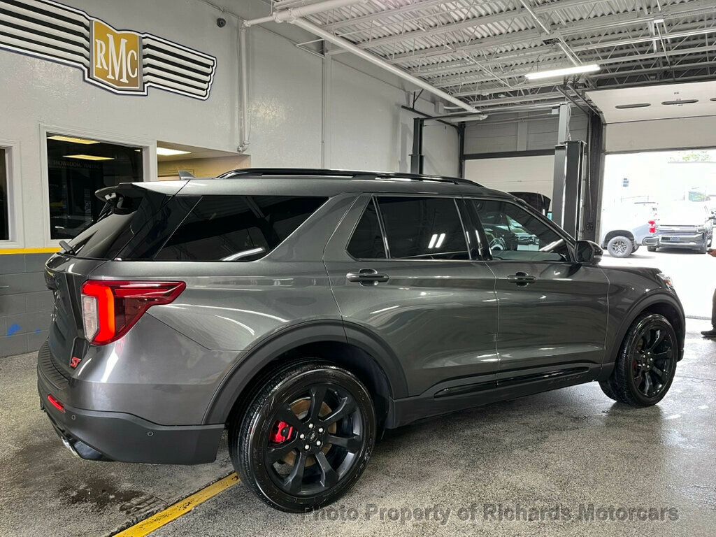 2020 Ford Explorer ST photo 2