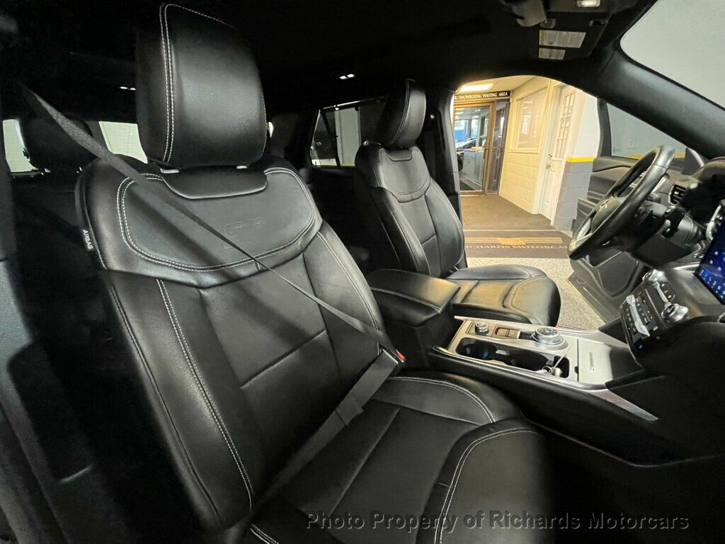 2020 Ford Explorer ST photo 21