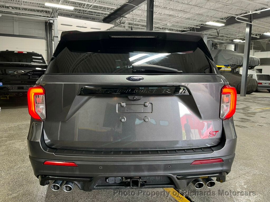 2020 Ford Explorer ST photo 4