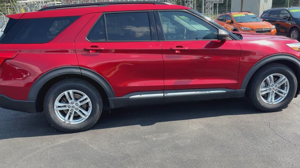Ford Explorer XLT photo 9