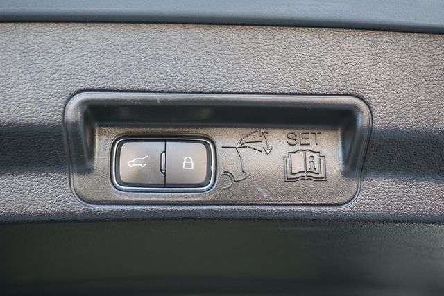 2020 Ford Explorer XLT - 22929811 - 24